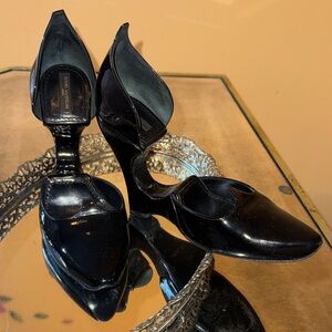 Louis Vuitton Vintage-Elegant Black patent leather Shoes